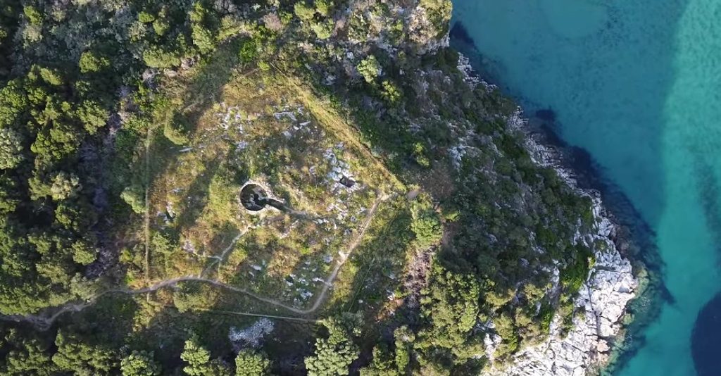 The Mycenaean Tomb of Thrasymedes above Voidokilia